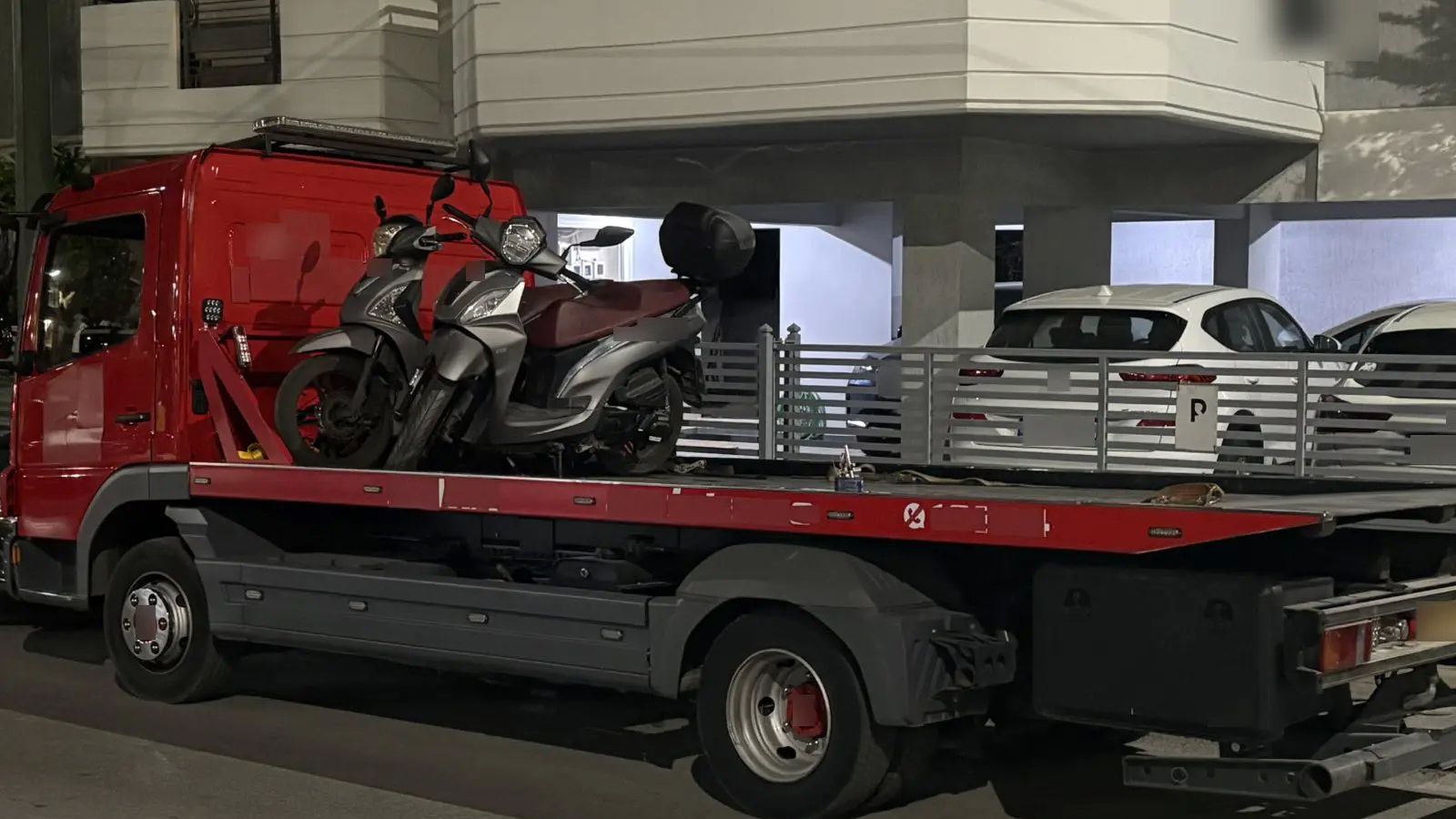 Σαρωτικοί έλεγχοι στη Δ. Αττική από την Τροχαία - «Σήκωσε» οχήματα 